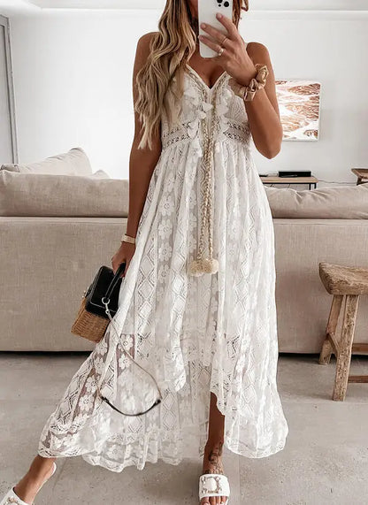 Weißes Kleid im Boho-Hippie-Chic-Stil – trendiges Party-Outfit für den Sommer 2024